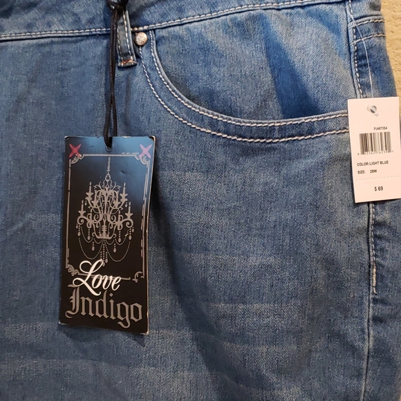 Love Indigo Women's plus size jeans - Picture 2 of 4